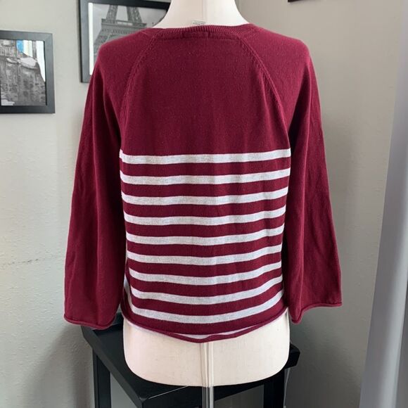 Forever 21 lightweight cropped sweater size small - Picture 3 of 7